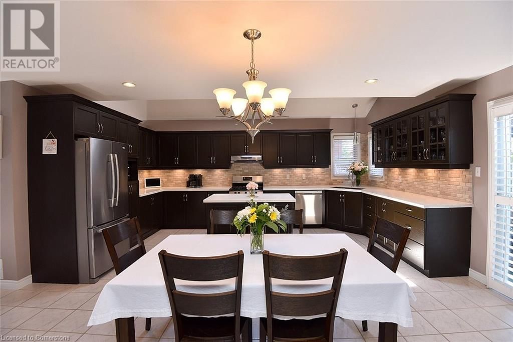 210 CLAUDETTE GATE Image 19