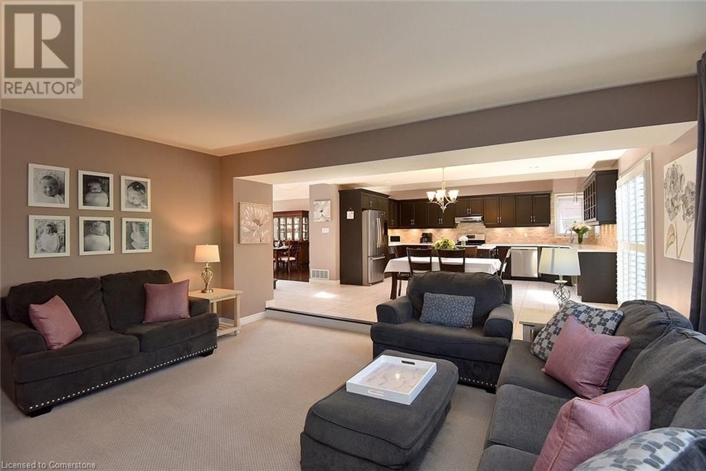 210 CLAUDETTE GATE Image 24