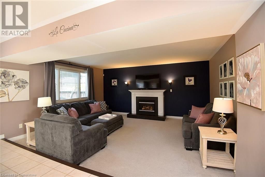 210 CLAUDETTE GATE Image 25