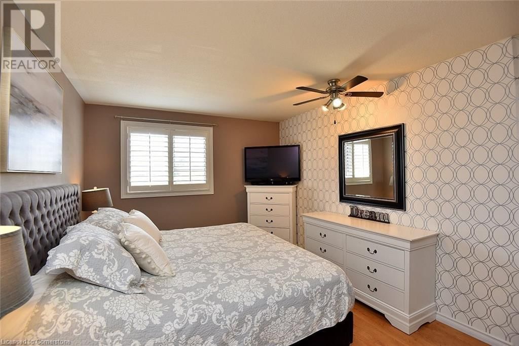 210 CLAUDETTE GATE Image 33
