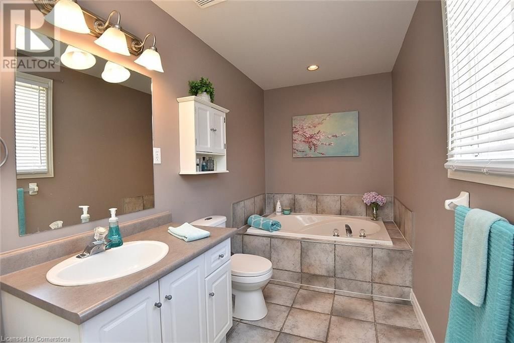 210 CLAUDETTE GATE Image 35