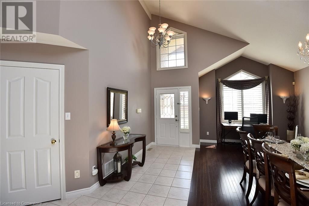 210 CLAUDETTE GATE Image 8