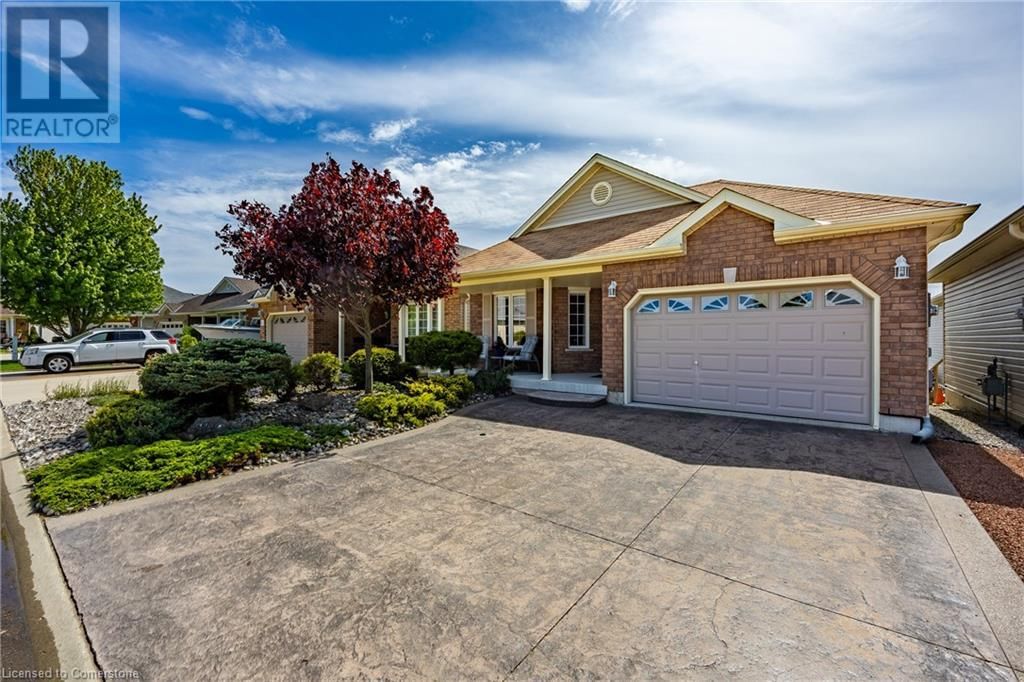 73 UPPER CANADA DRIVE Image 1