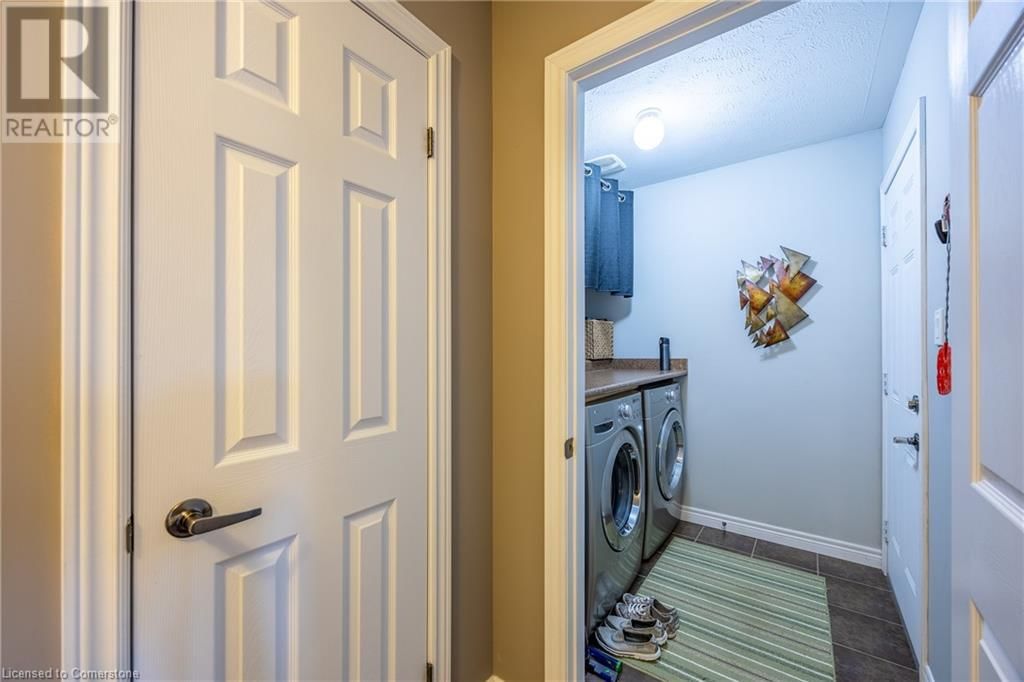 73 UPPER CANADA DRIVE Image 11