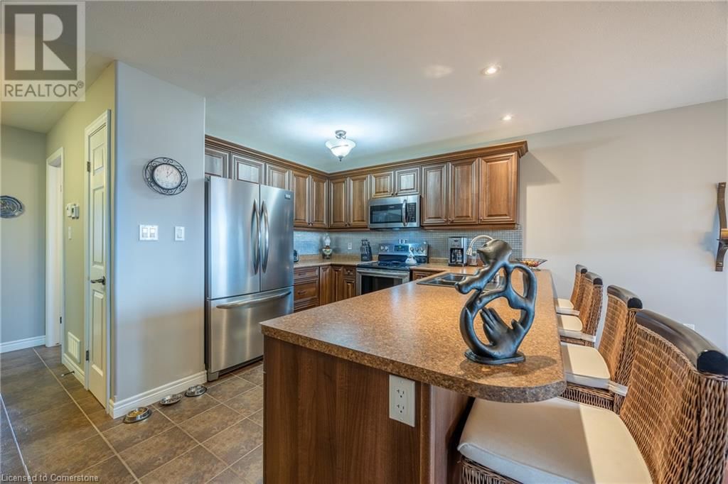 73 UPPER CANADA DRIVE Image 13