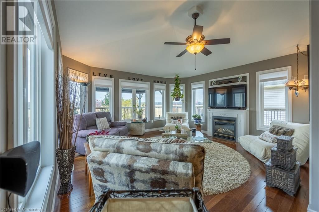 73 UPPER CANADA DRIVE Image 14