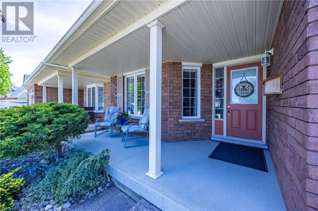 73 UPPER CANADA DRIVE Image 2