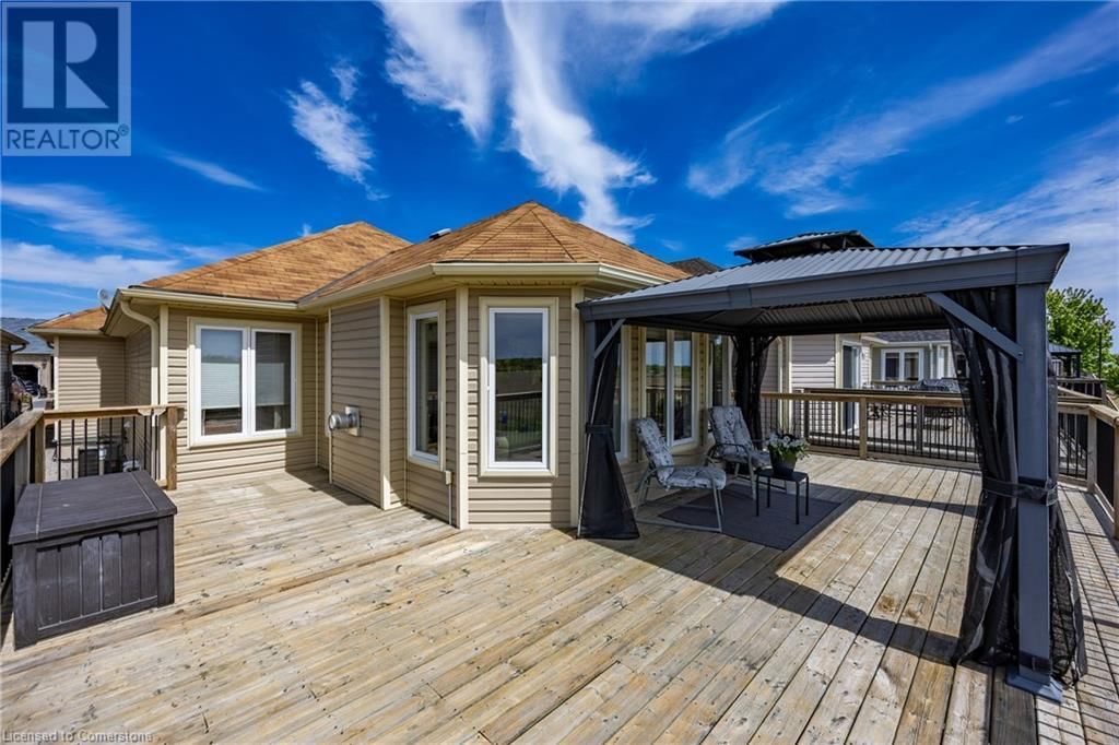 73 UPPER CANADA DRIVE Image 25
