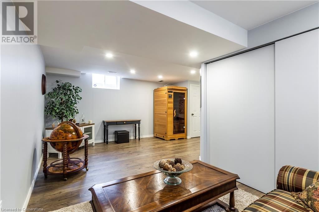 44 CHRYSLER CRESCENT Image 32
