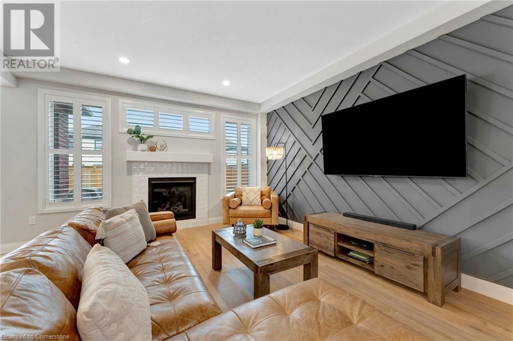 27 QUEENSGATE CRESCENT Image 1