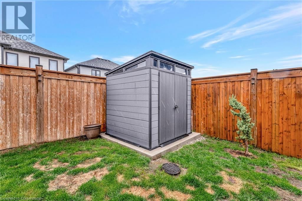 27 QUEENSGATE CRESCENT Image 31