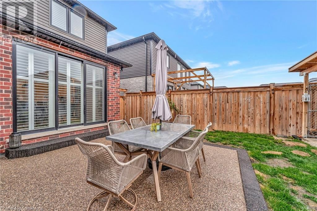 27 QUEENSGATE CRESCENT Image 32