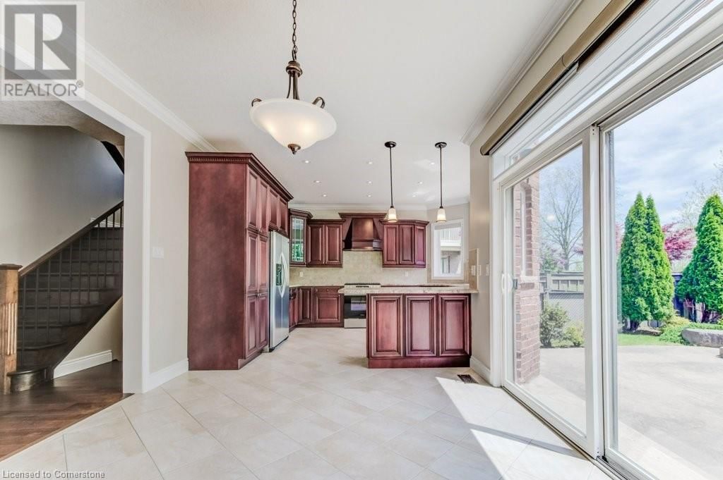 252 EDGEWATER CRESCENT Image 13