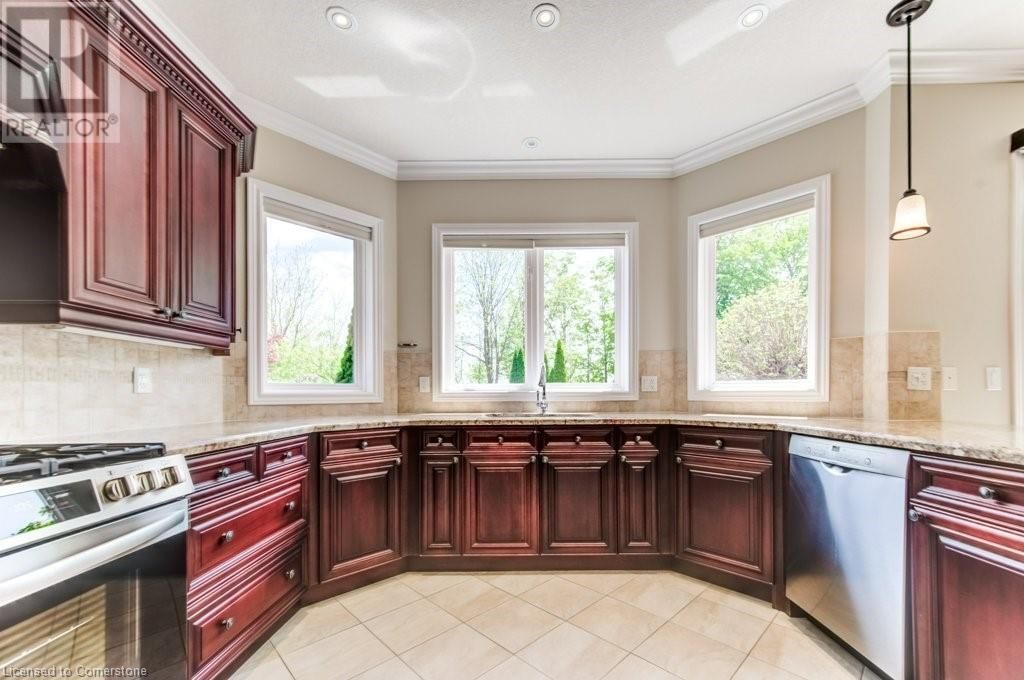 252 EDGEWATER CRESCENT Image 15