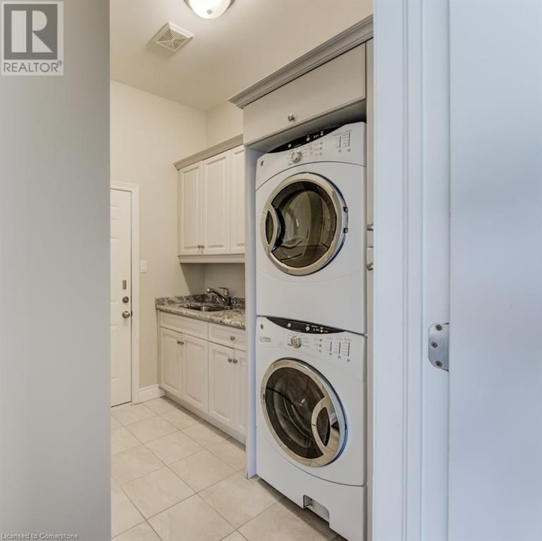 252 EDGEWATER CRESCENT Image 16