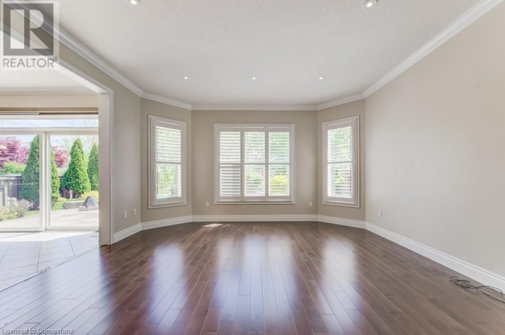 252 EDGEWATER CRESCENT Image 18