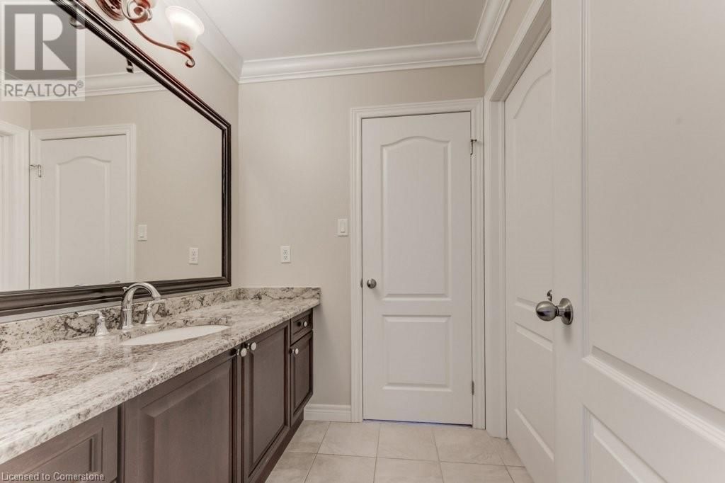 252 EDGEWATER CRESCENT Image 27