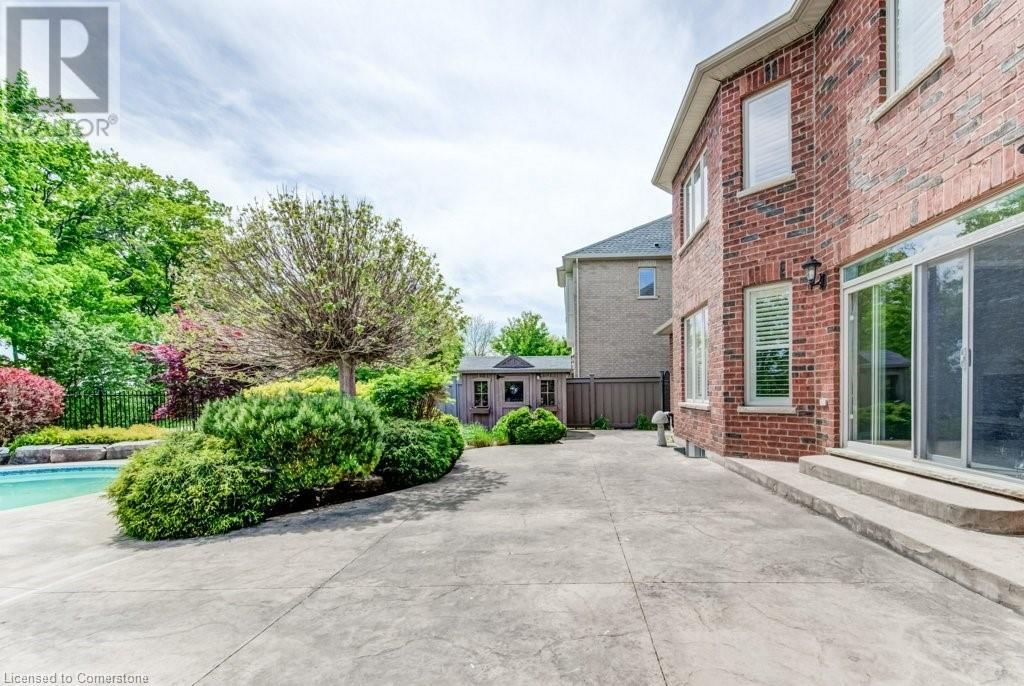 252 EDGEWATER CRESCENT Image 45