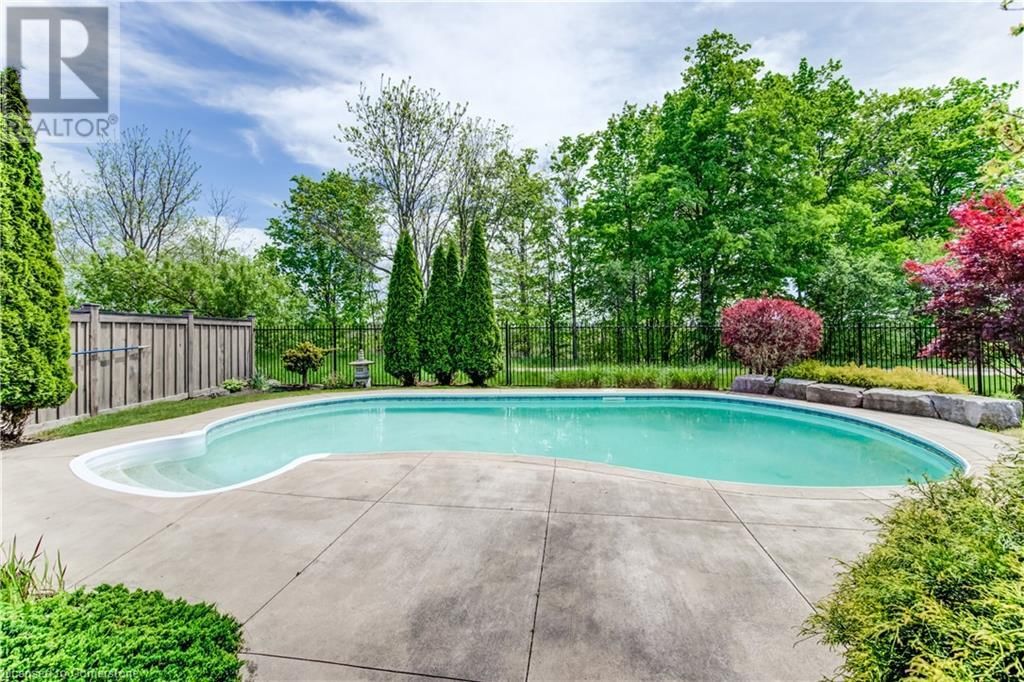 252 EDGEWATER CRESCENT Image 50