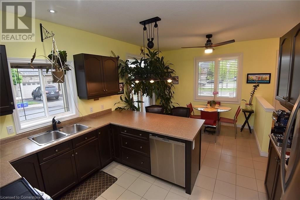 11 ECKER LANE Image 15