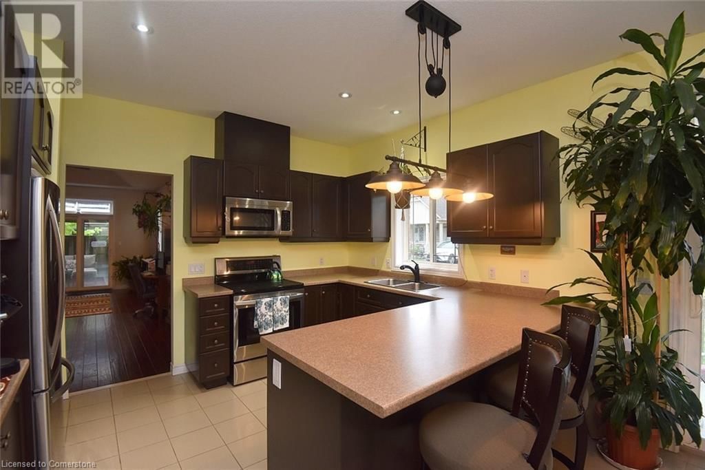 11 ECKER LANE Image 16