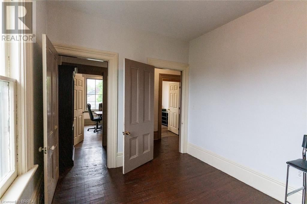 199 BRANT AVENUE Image 27