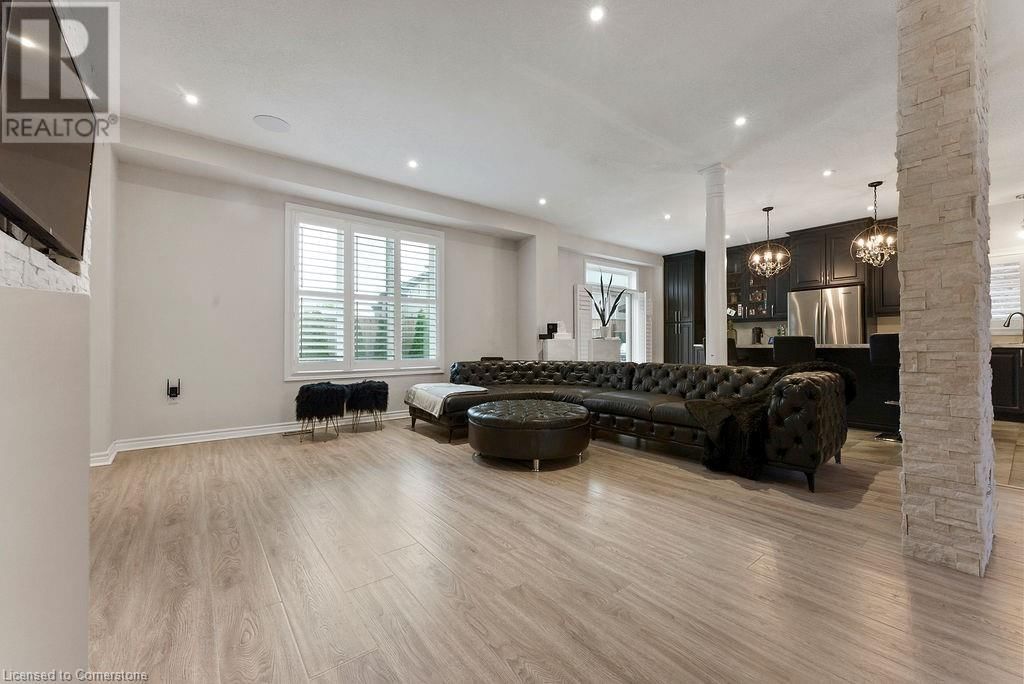 12 ASCOLI DRIVE Image 6