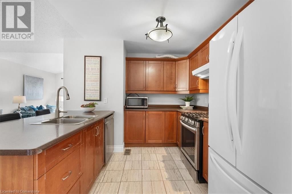 Upper - 590 DEVON AVENUE Image 7
