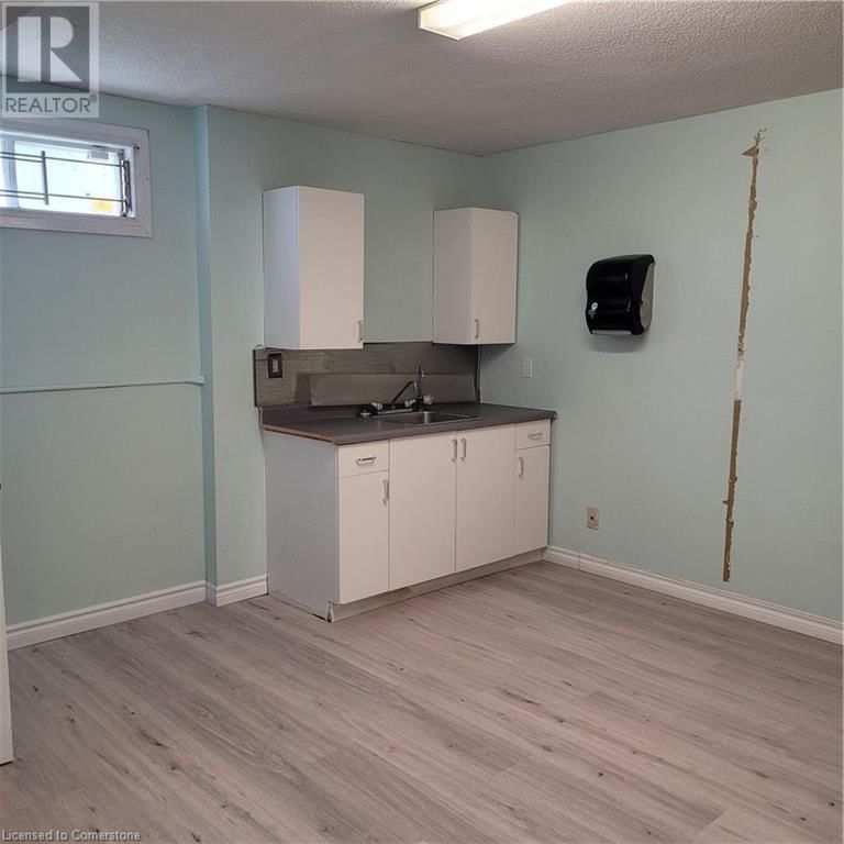382 QUEEN STREET WEST Image 3