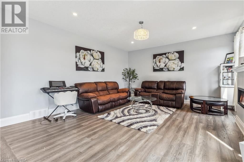 211 LEITCH STREET Image 12
