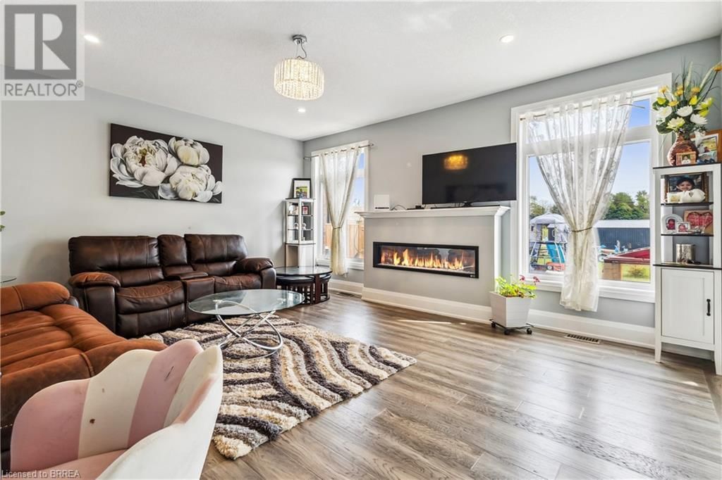 211 LEITCH STREET Image 13