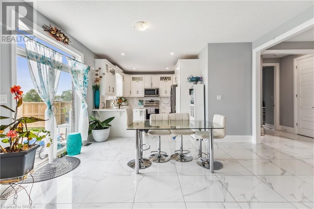 211 LEITCH STREET Image 16