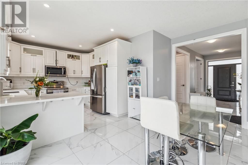 211 LEITCH STREET Image 19