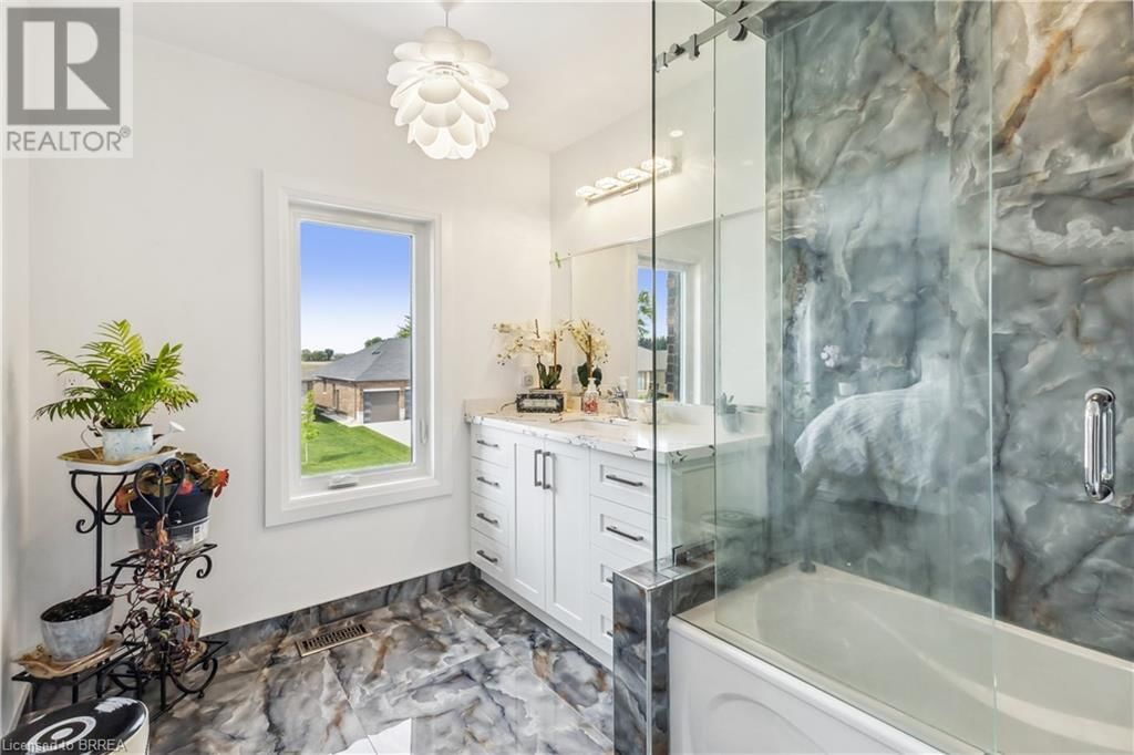 211 LEITCH STREET Image 27