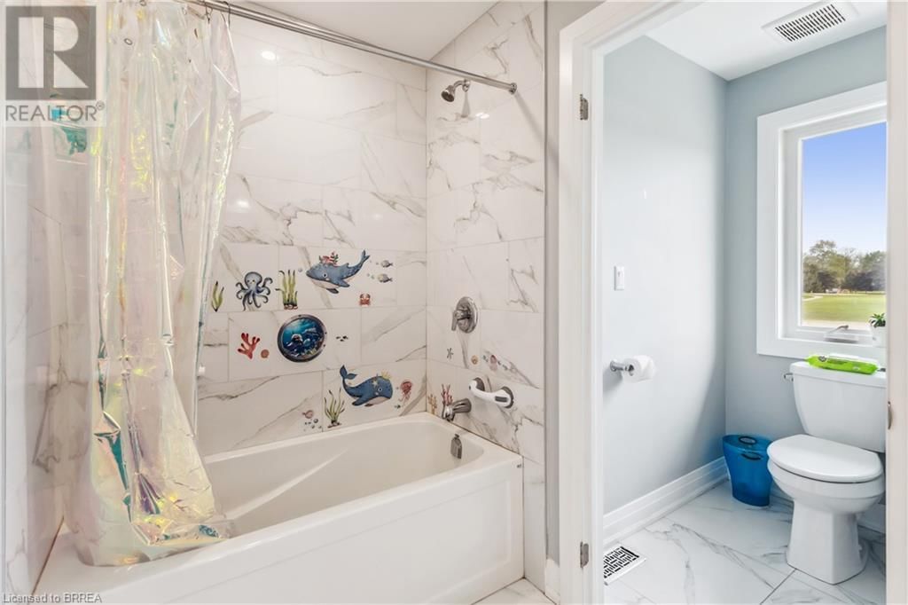 211 LEITCH STREET Image 33