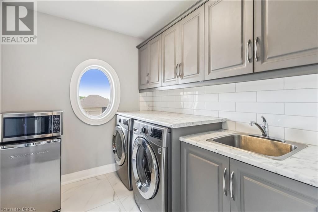 211 LEITCH STREET Image 35