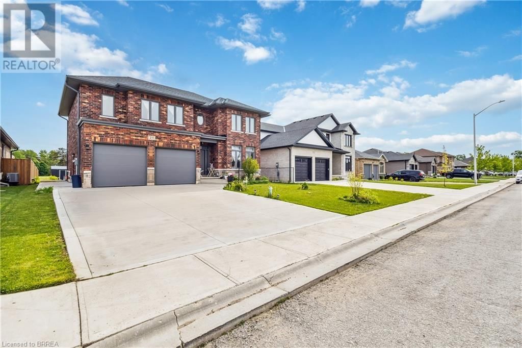 211 LEITCH STREET Image 5