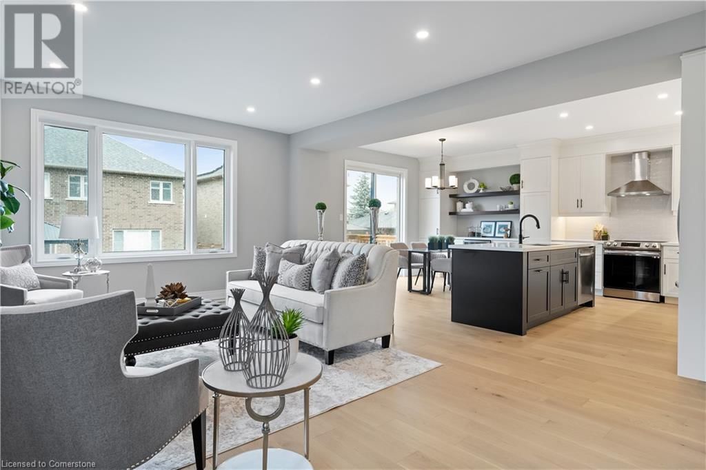65 SEABREEZE CRESCENT Image 3