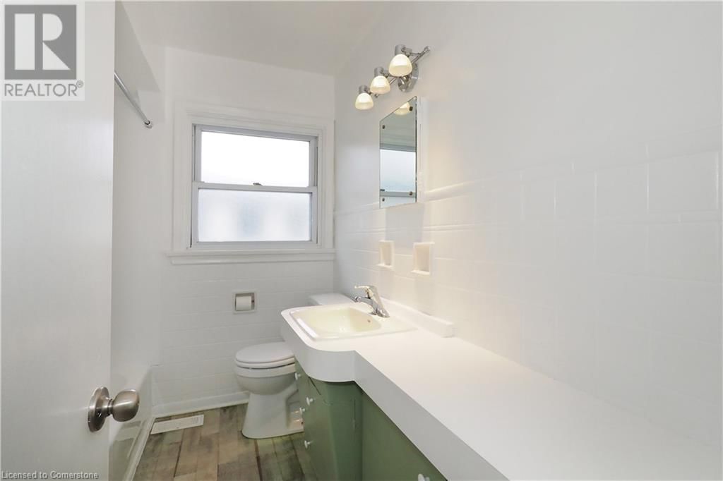 55 HOFFMAN STREET Image 18