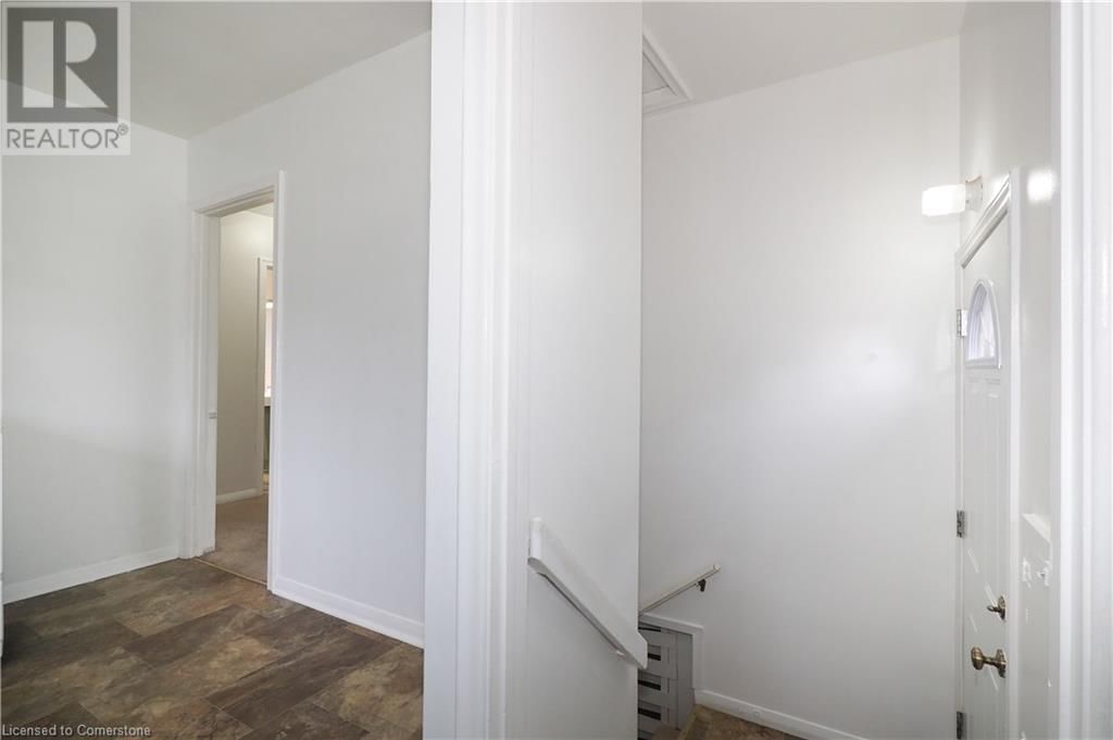 55 HOFFMAN STREET Image 20