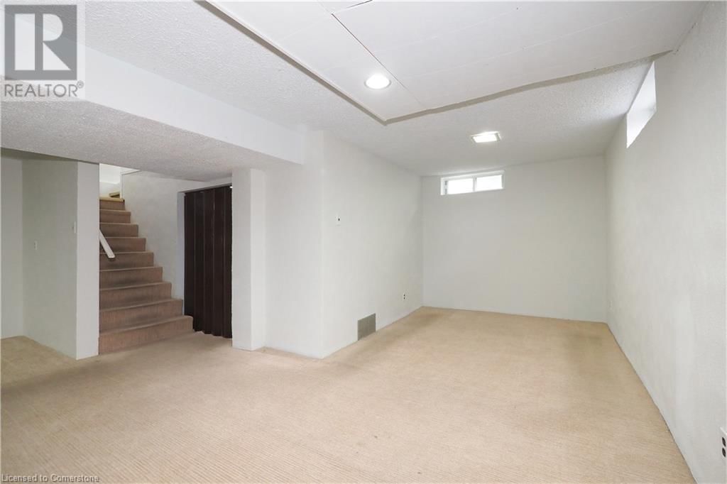 55 HOFFMAN STREET Image 23