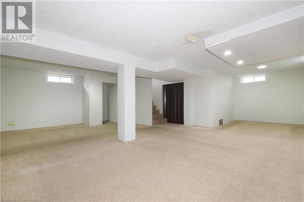 55 HOFFMAN STREET Image 25
