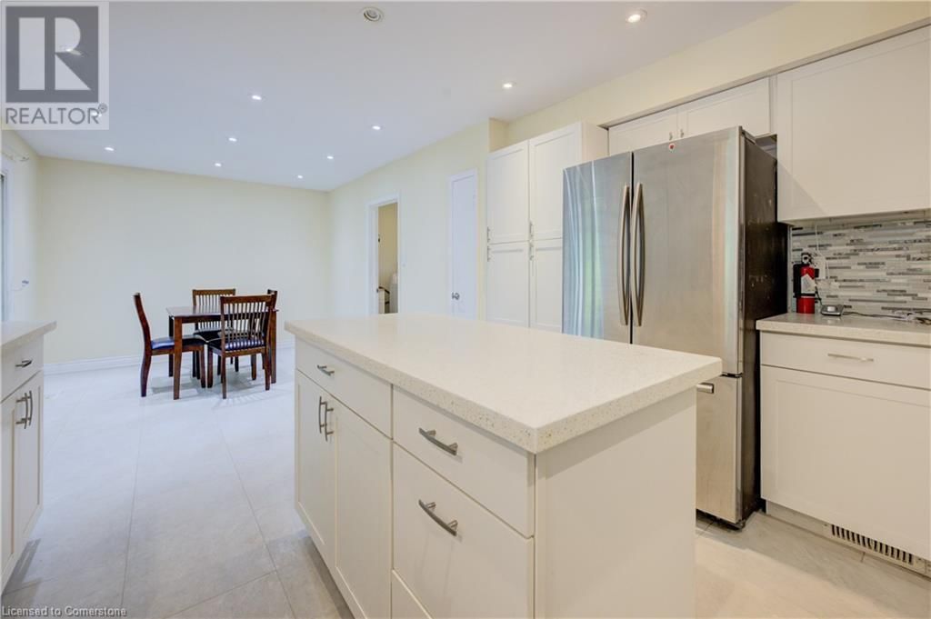 2073 TENOGA DRIVE Image 10