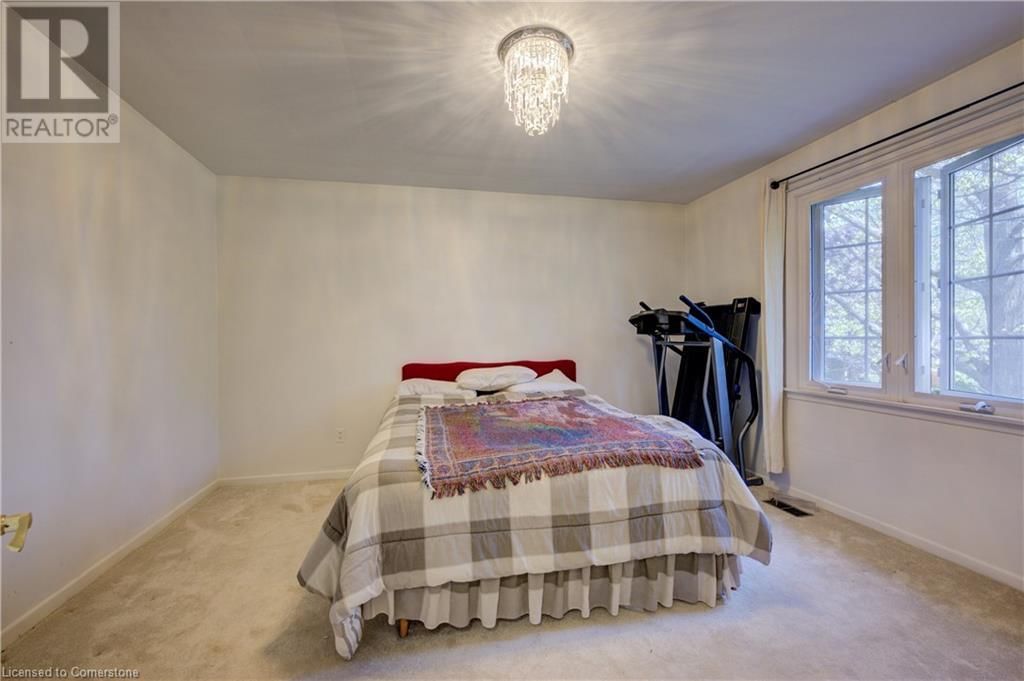2073 TENOGA DRIVE Image 26