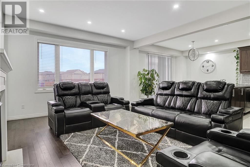 409 FREURE DRIVE Image 12