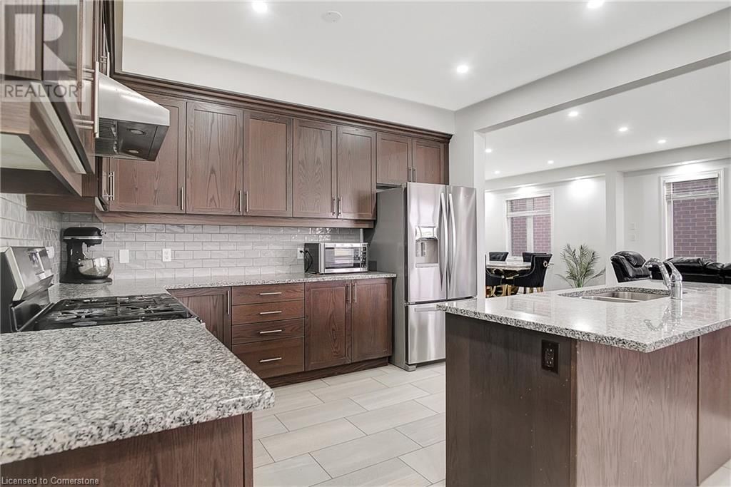 409 FREURE DRIVE Image 17