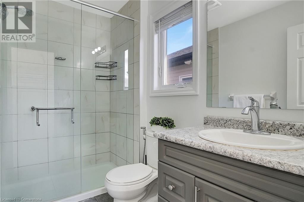 409 FREURE DRIVE Image 32