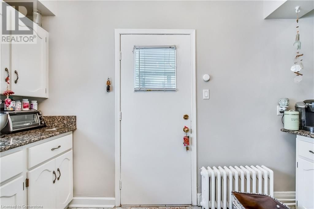 393 KING STREET WEST Image 11