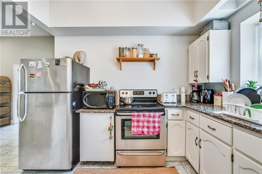 393 KING STREET WEST Image 12