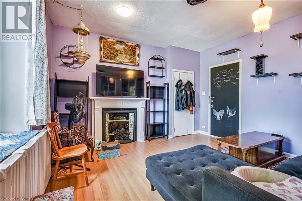 393 KING STREET WEST Image 23